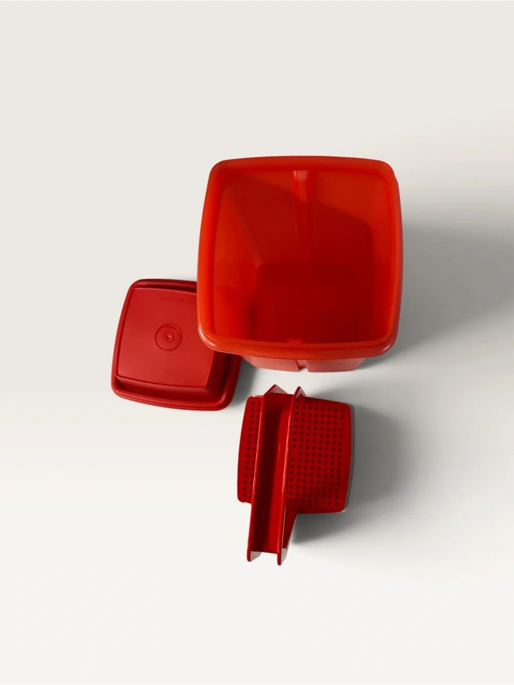 Large Tupperware pick-a-deli